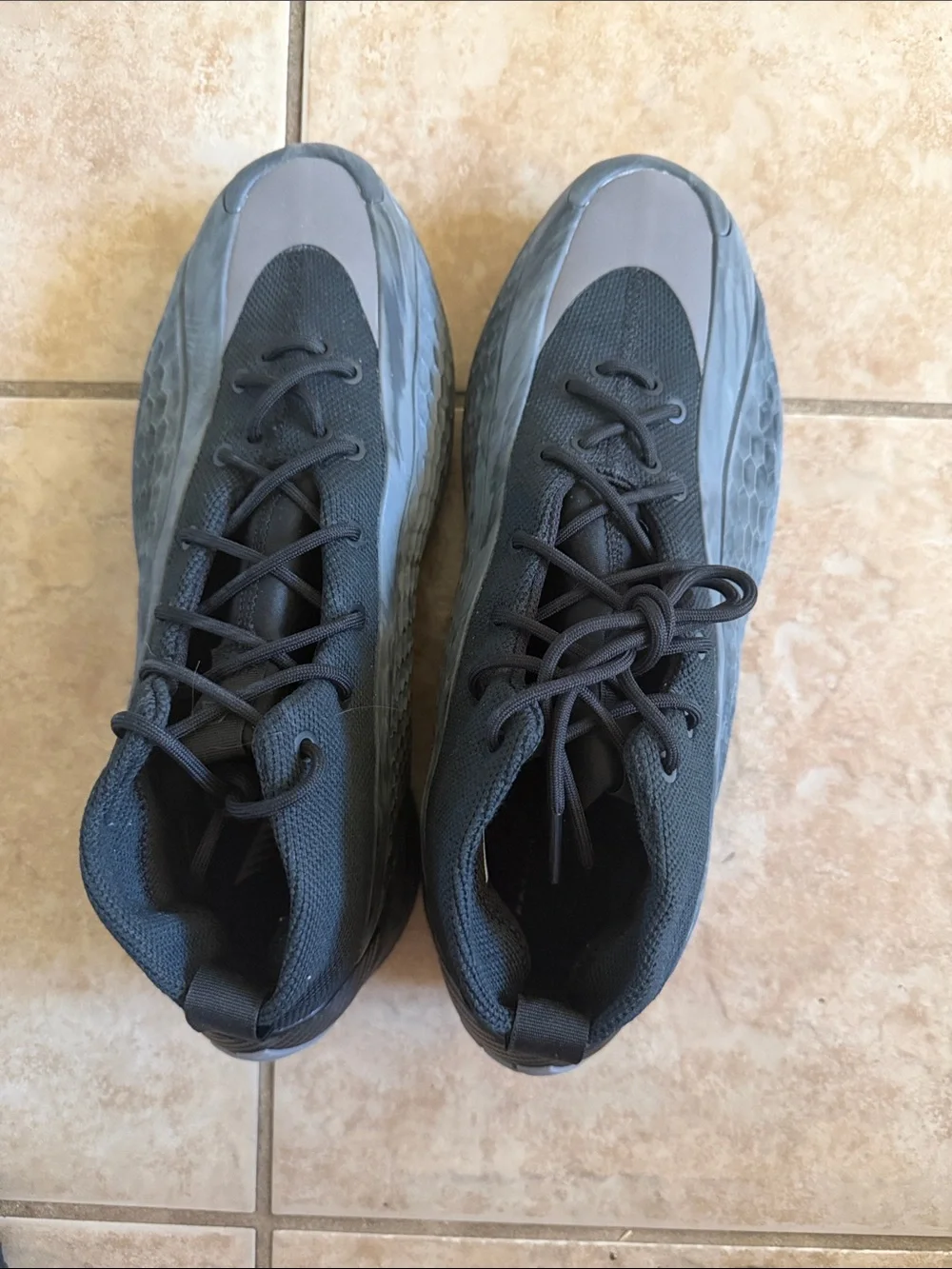 Men's AE Adidas Charcoal Cloud Basketball Shoes 11.5